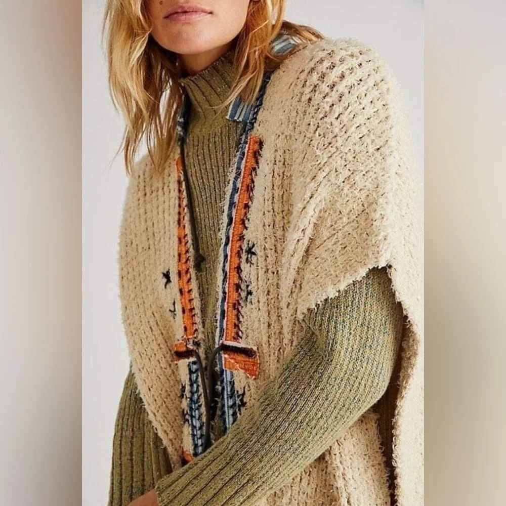 Free People Lonestar Poncho - Boho-Chic Comfort and Style